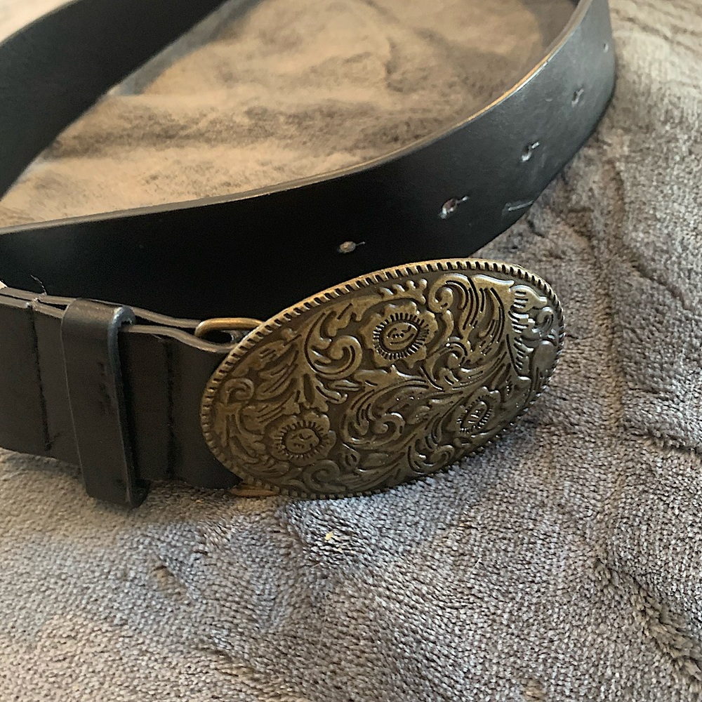 Black and gold belt